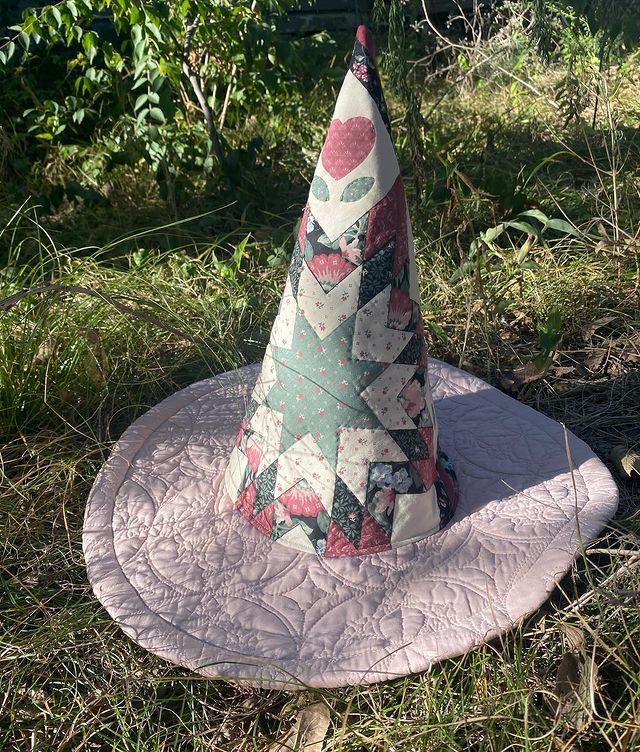DIGITAL ☾ Quilt Witch Hat Pattern ☾ 663e