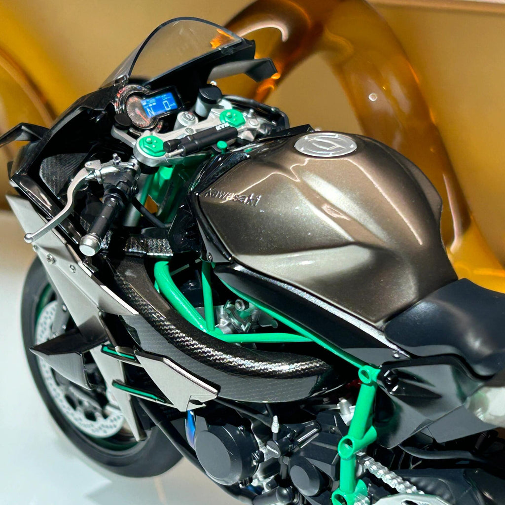 1:6 H2R Motorcycle Model with Engine Start, Throttle Control and Exhaust Injection Simulation, Diecast Motorcycle, Ideal Gift for Men