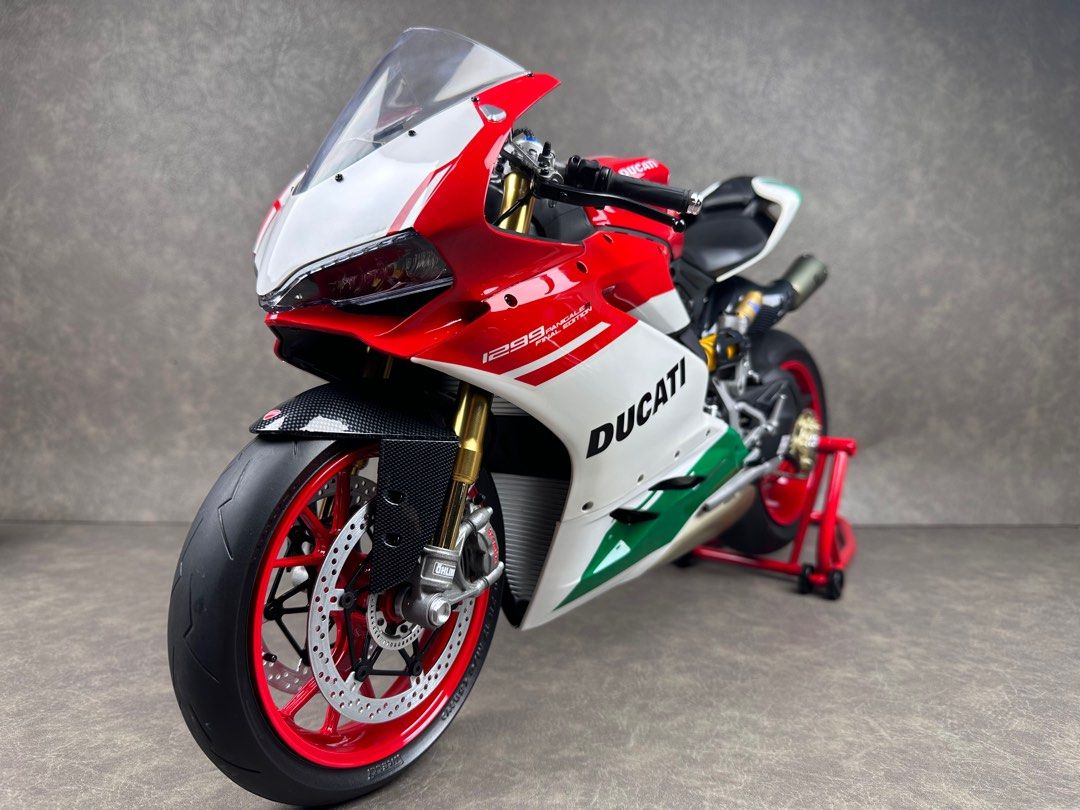[Limited to 3,000 sets worldwide]1/4 HK117 Ducati 1299 Panigale R Final Edition