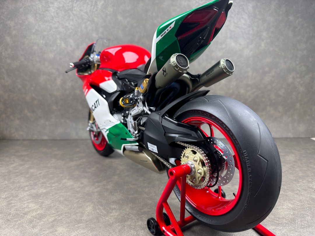 [Limited to 3,000 sets worldwide]1/4 HK117 Ducati 1299 Panigale R Final Edition