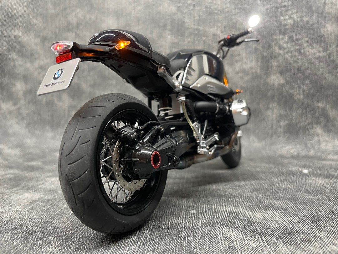 1/9 BMW R Nine T