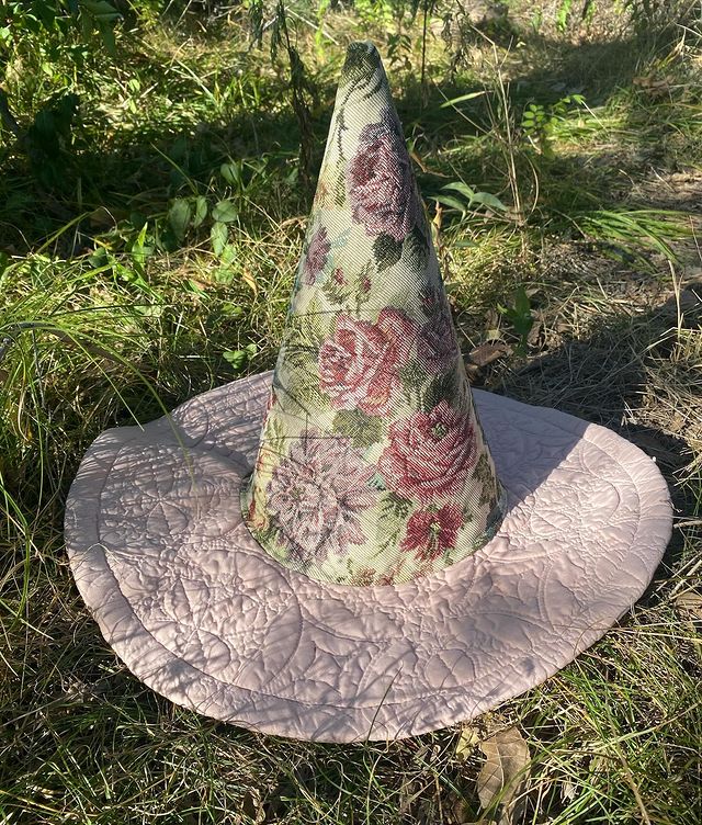 DIGITAL ☾ Quilt Witch Hat Pattern ☾ 663e
