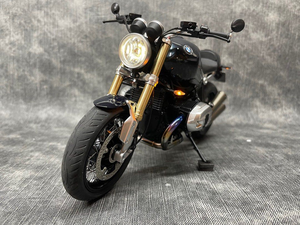 1/9 BMW R Nine T