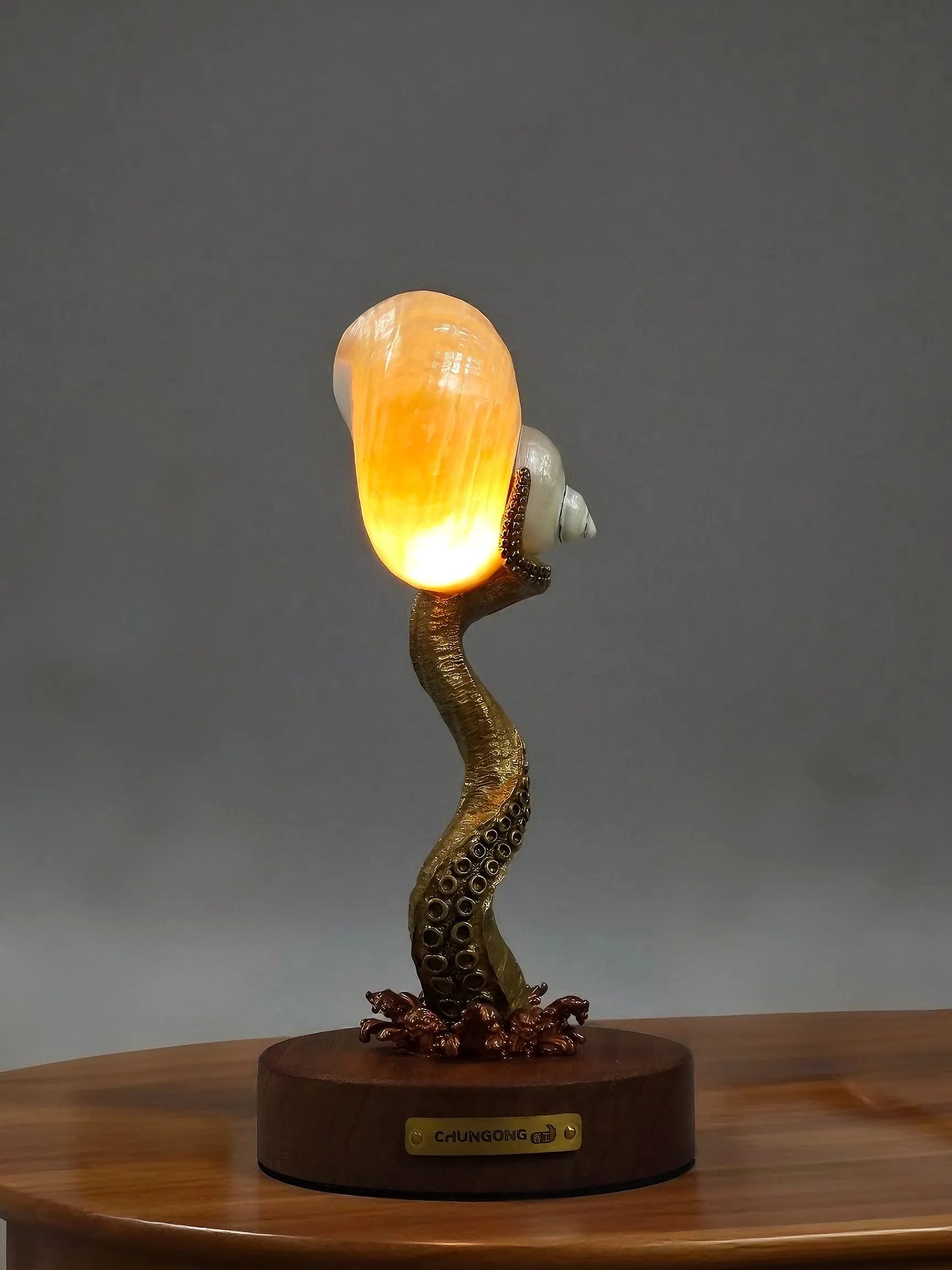 [Call of Cthulhu] Chungong Antique Table Lamp Tentacle Night Light Atmosphere Light Retro Natural Conch Lamp