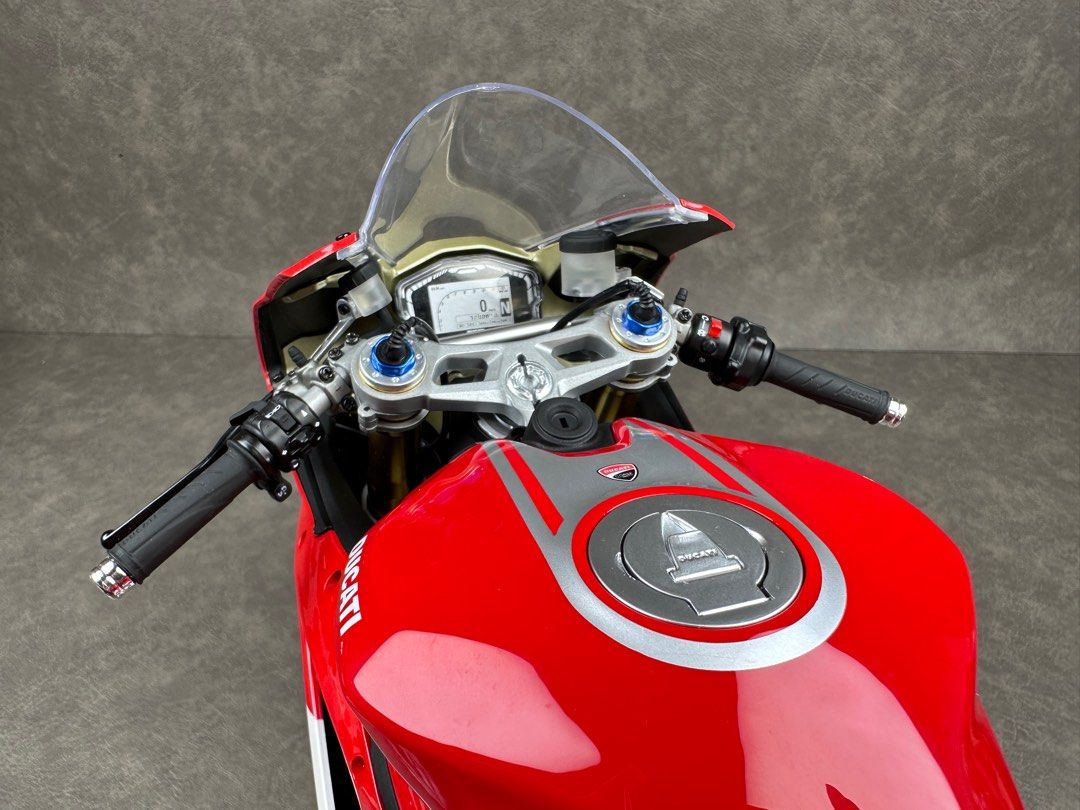 [Limited to 3,000 sets worldwide]1/4 HK117 Ducati 1299 Panigale R Final Edition