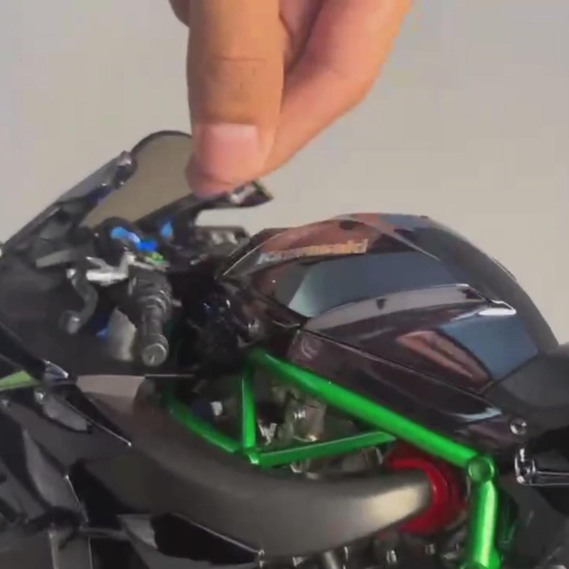 H2R Motorcycle Model With Engine Startup, Throttle Control, And Exhaust Spray Simulation, Die-Cast Bike, Ideal Gift For Men